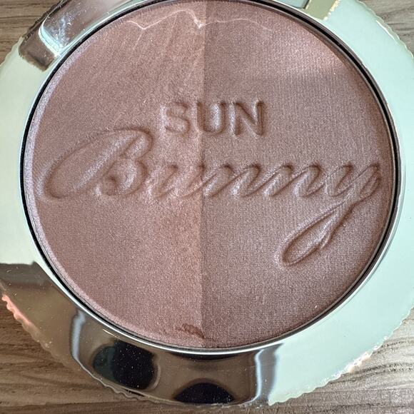 Too Faced SUN BUNNY California Glow Radiant Duo Tone BRONZER - Full Size Tested - Picture 2 of 3
